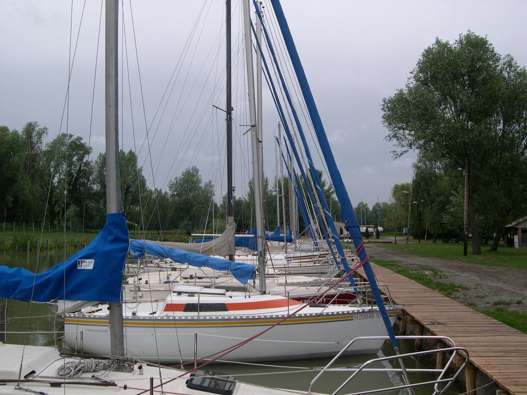 Active Vendeghaz Keszthely Hotel Bagian luar foto